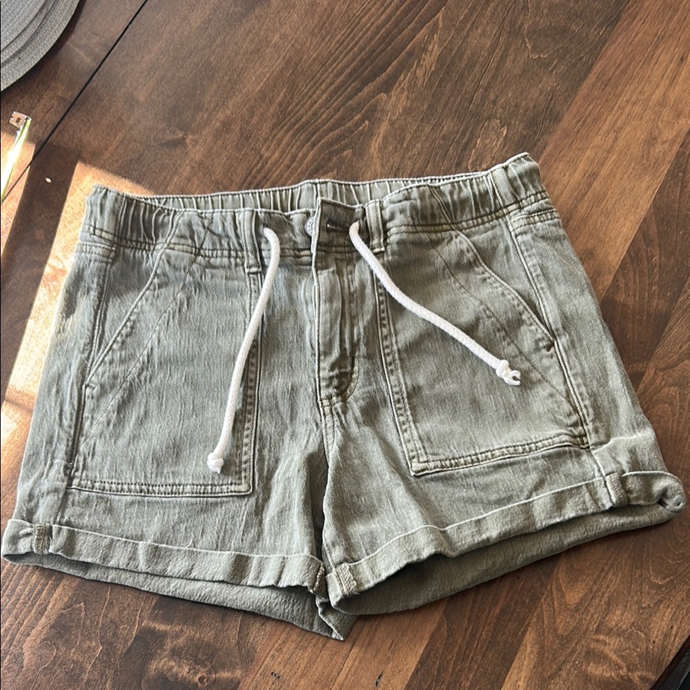 Casual Olive Green Women's Shorts